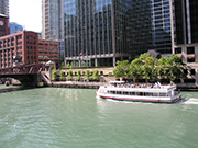 経皮的冠動脈形成術施行の安全性・有効性は，心臓外科がない施設とある施設でほぼ同等